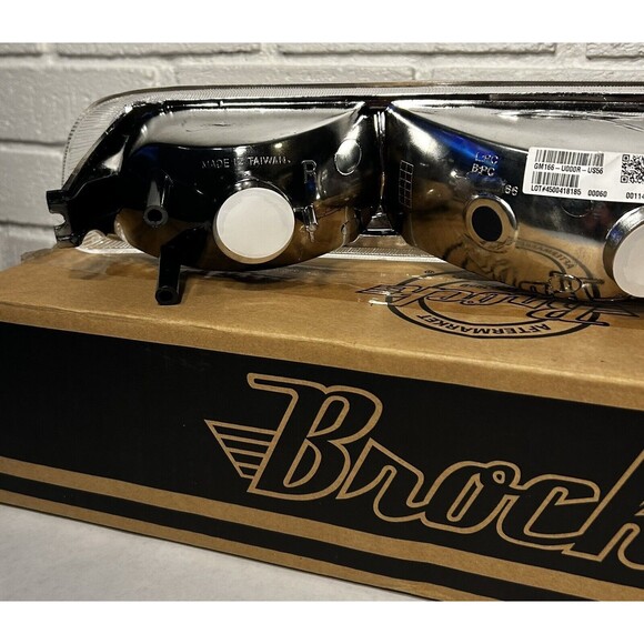 eagle eyes parking lamp 99-02 silverado 00-06 Suburban/Tahoe right side - Picture 5 of 10